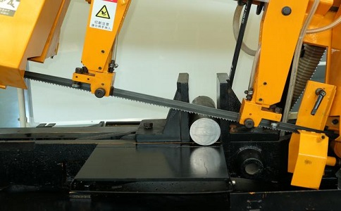 芦溪数控带锯床自动送料精度会出现偏差吗？